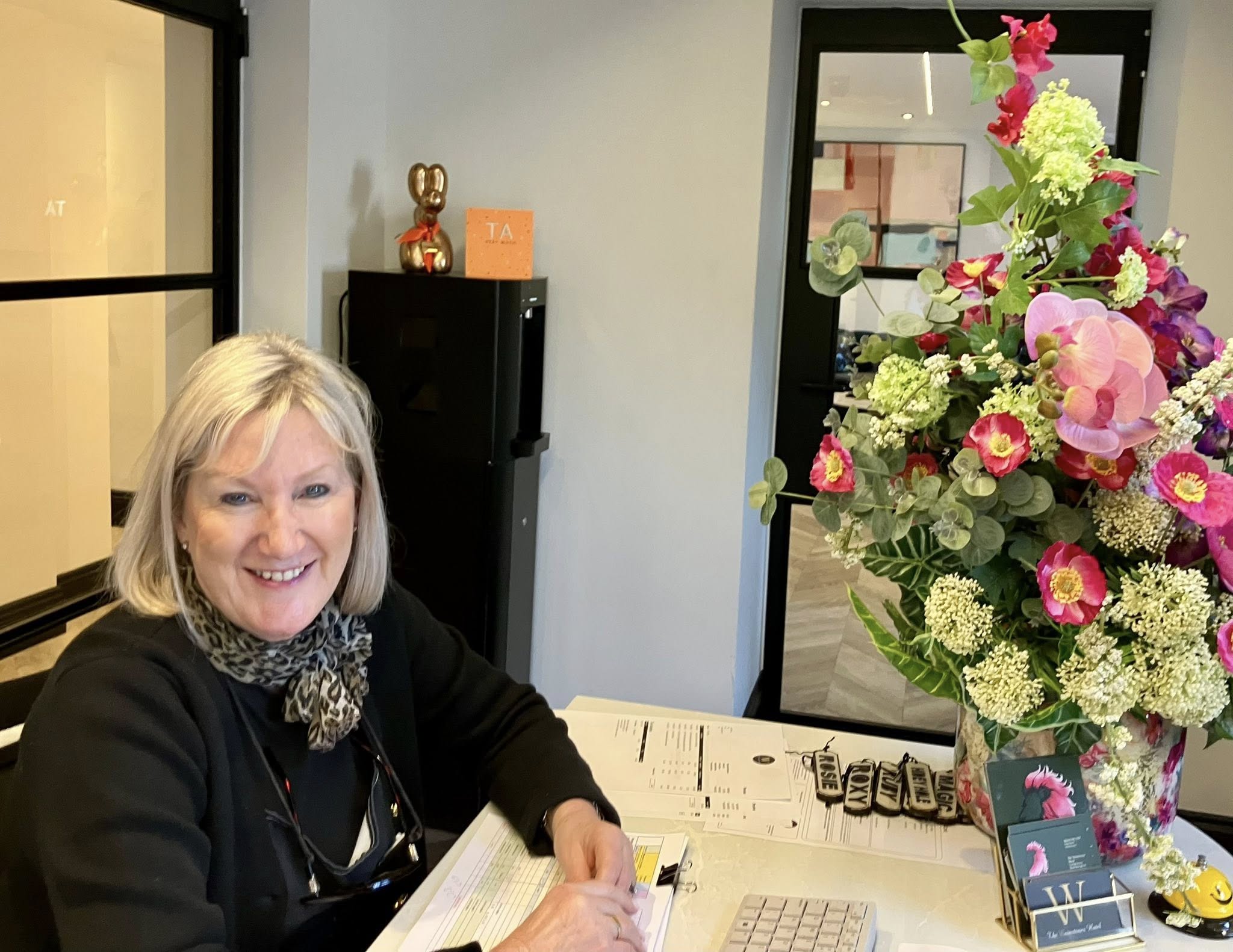 669631873 1401940018627947 877